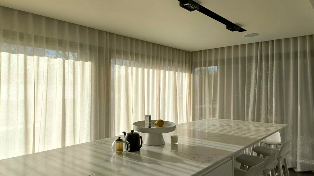 Les voilages : l'élégance intemporelle au service de la décoration sur-mesure